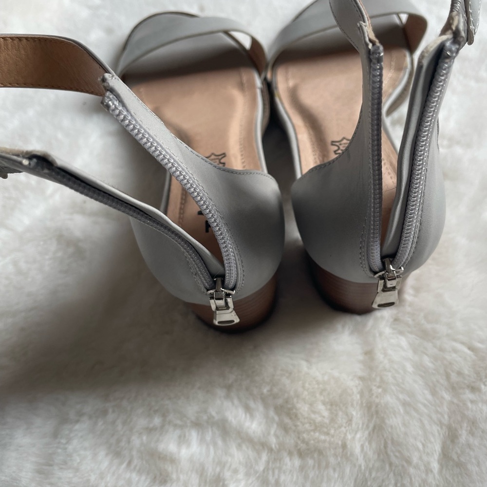 Taxi size 39 Women's Gray Sandals - Picture 8 of 8